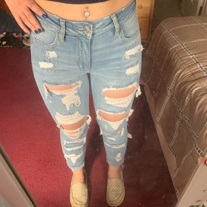 american eagle distressed jeans